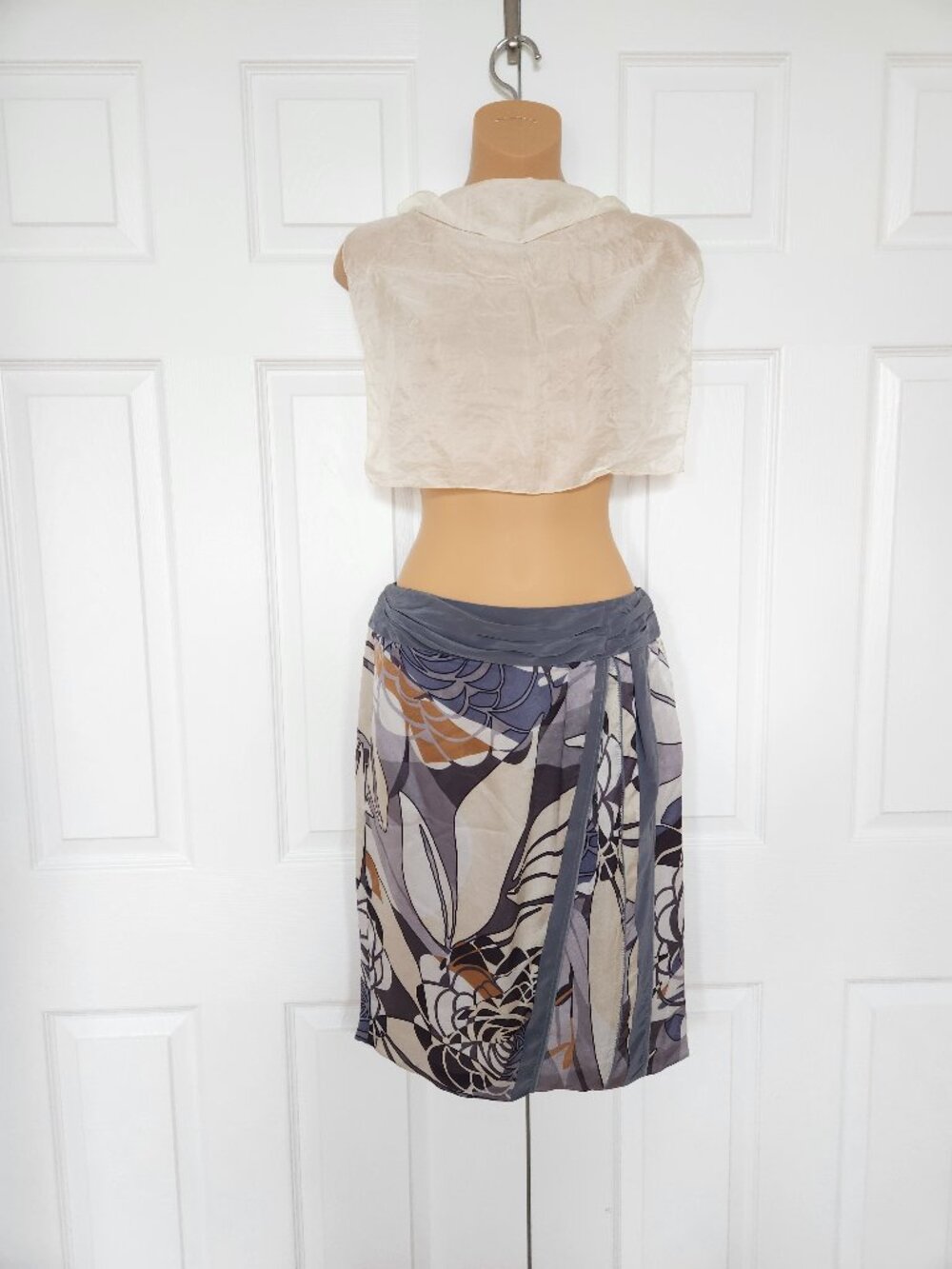 LAUREL WOMENS SKIRT SZ 2 ABSTRACT PATTERN 100% SILK